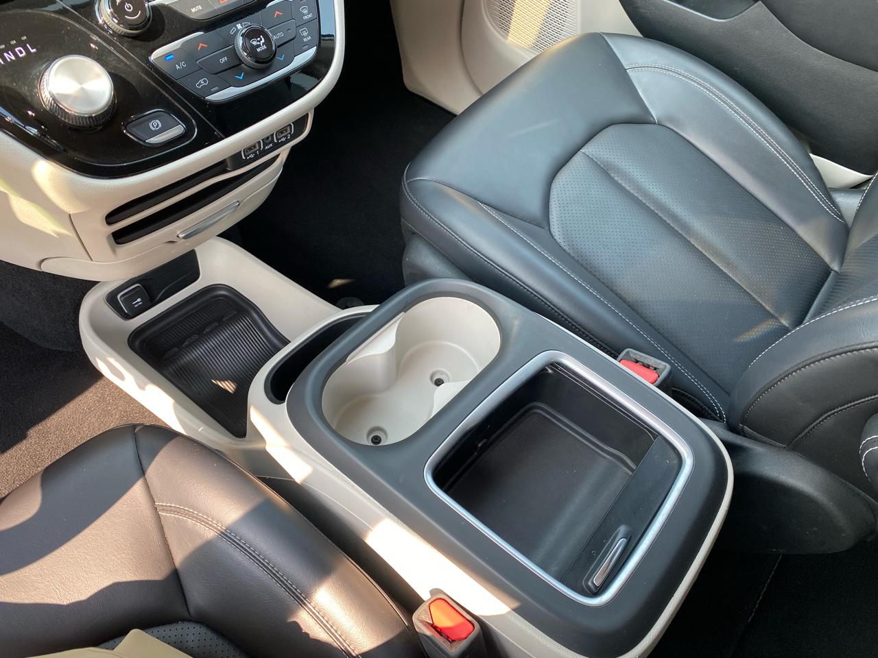 Chrysler Pacifica Touring L FWD 2023