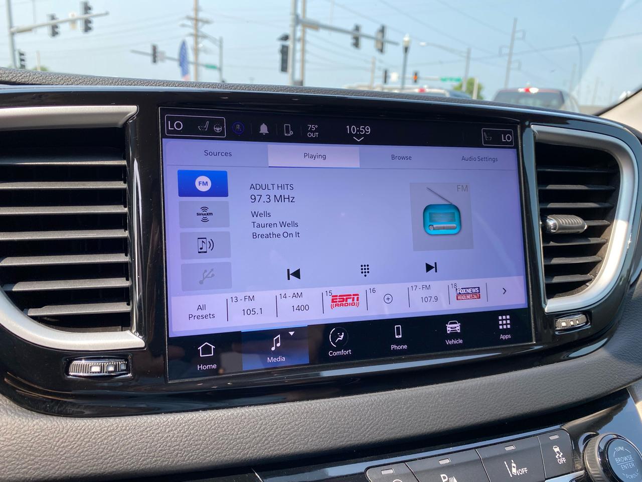 Chrysler Pacifica Touring L FWD 2023