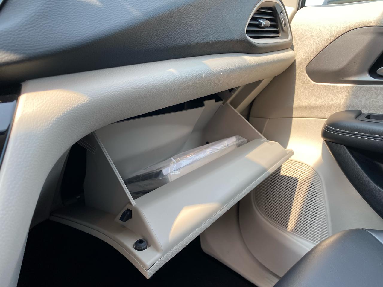 Chrysler Pacifica Touring L FWD 2023