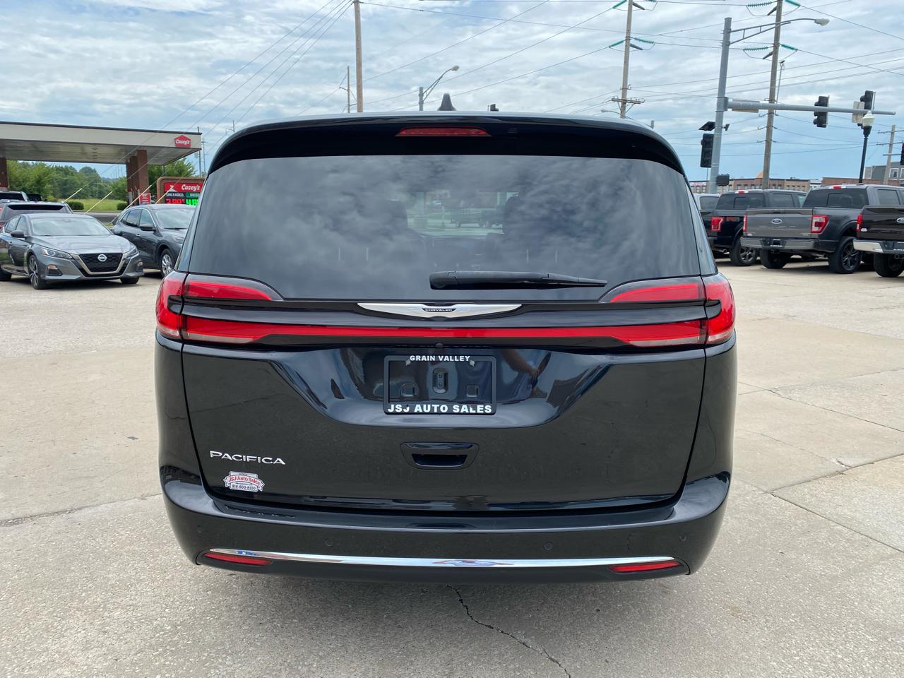 Chrysler Pacifica Touring L FWD 2023