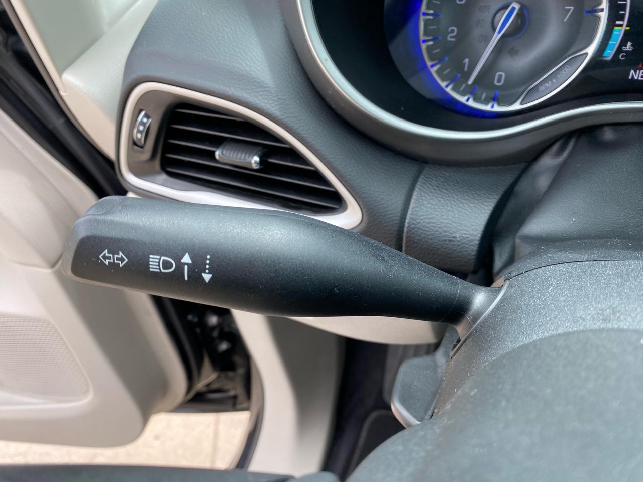Chrysler Pacifica Touring L FWD 2023