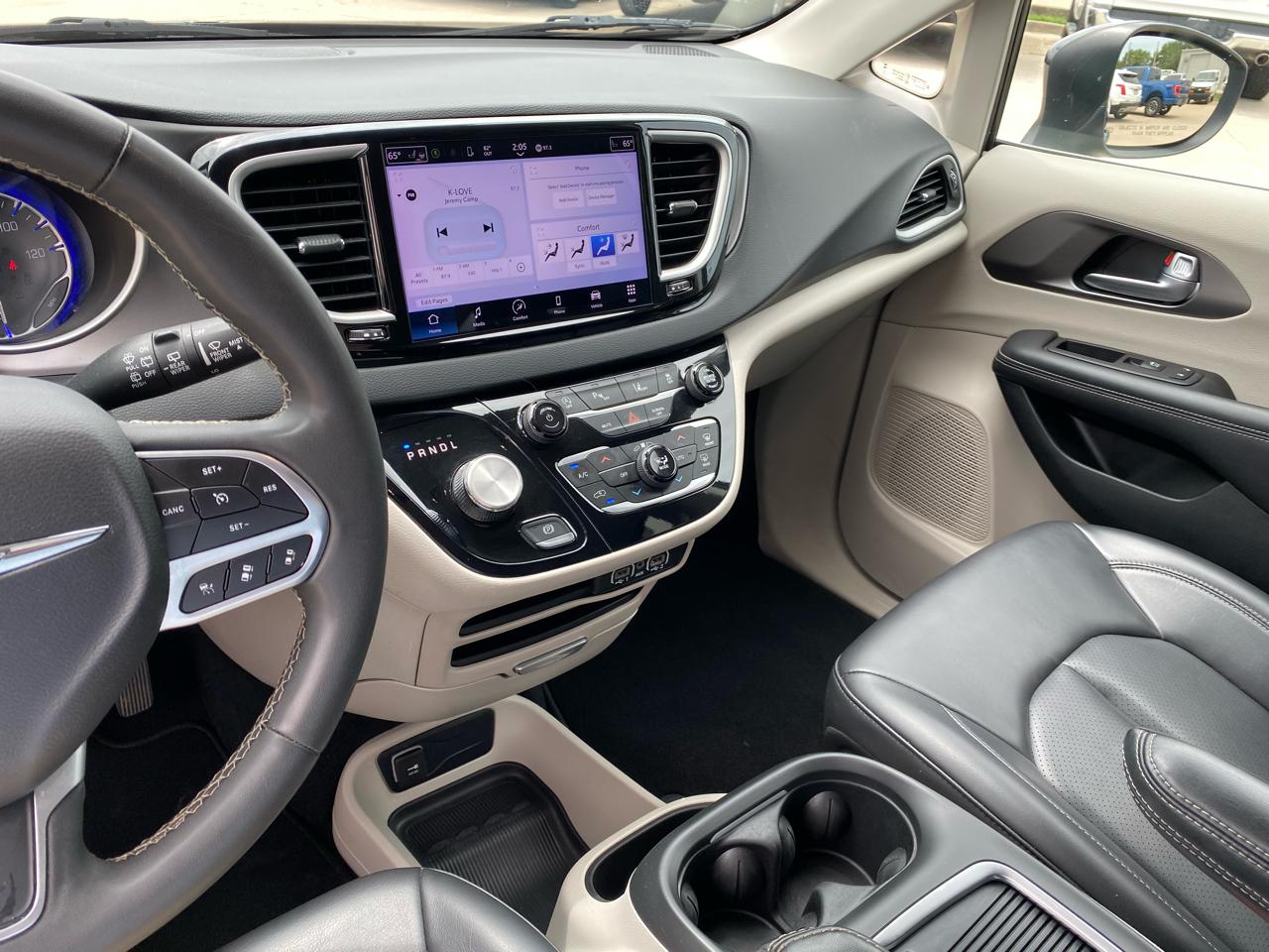Chrysler Pacifica Touring L FWD 2023