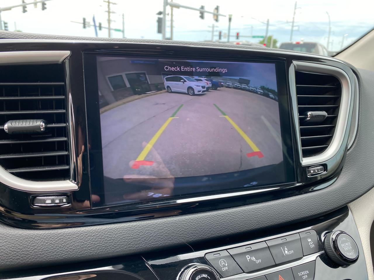 Chrysler Pacifica Touring L FWD 2023