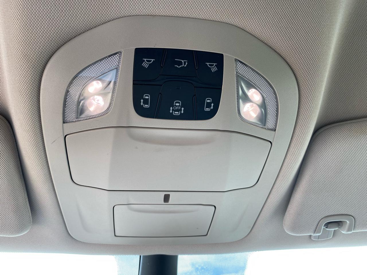 Chrysler Pacifica Touring L FWD 2023