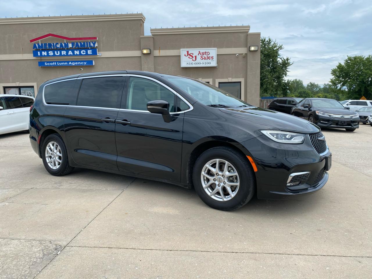 2023 Chrysler Pacifica Touring L FWD