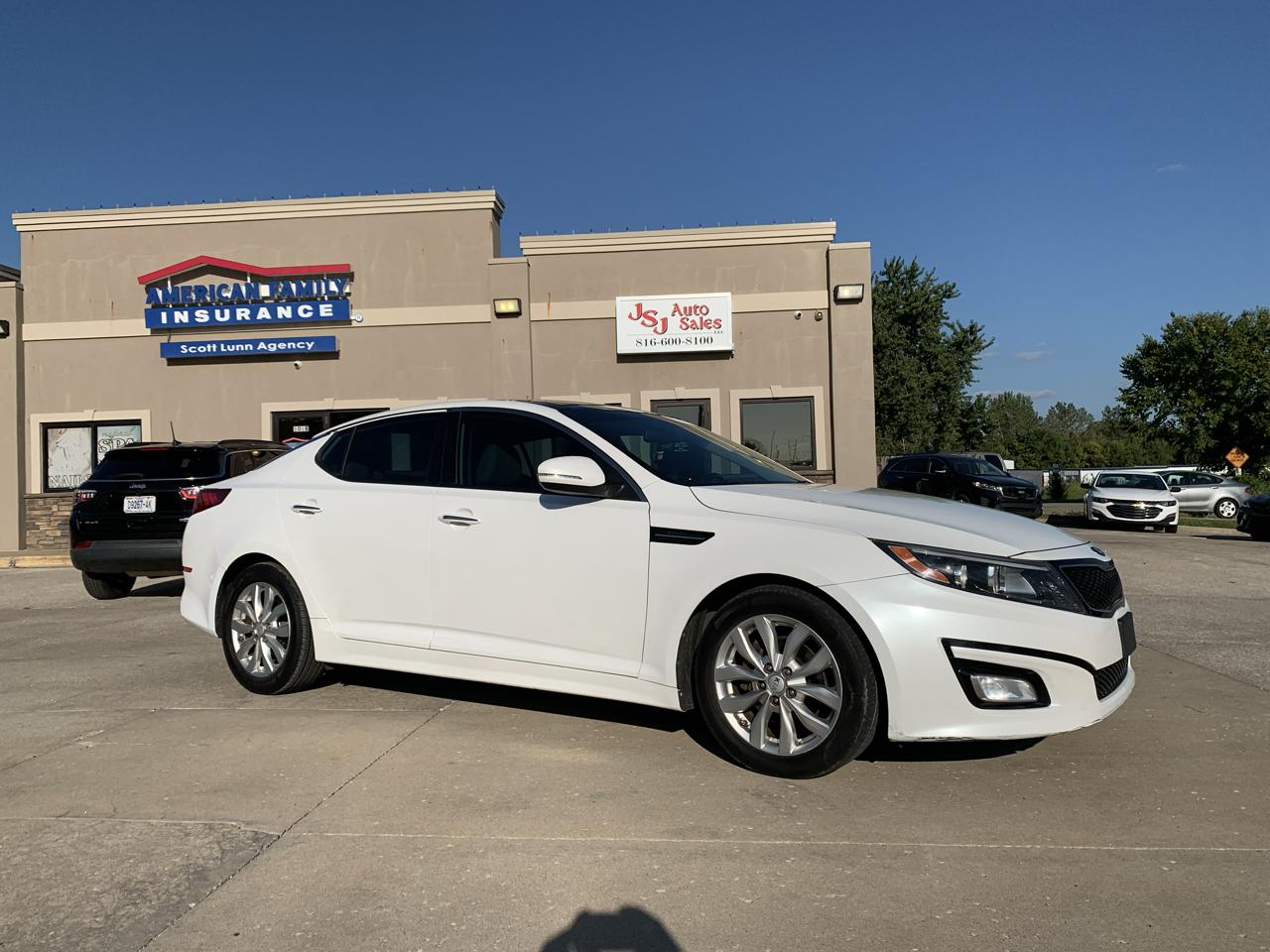 White 2015 Kia Optima Sedan Front-Wheel Drive Automatic