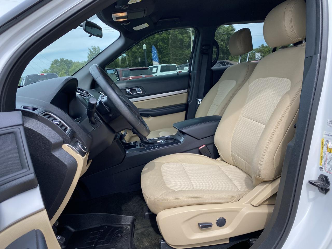 Ford Explorer Base FWD 2017