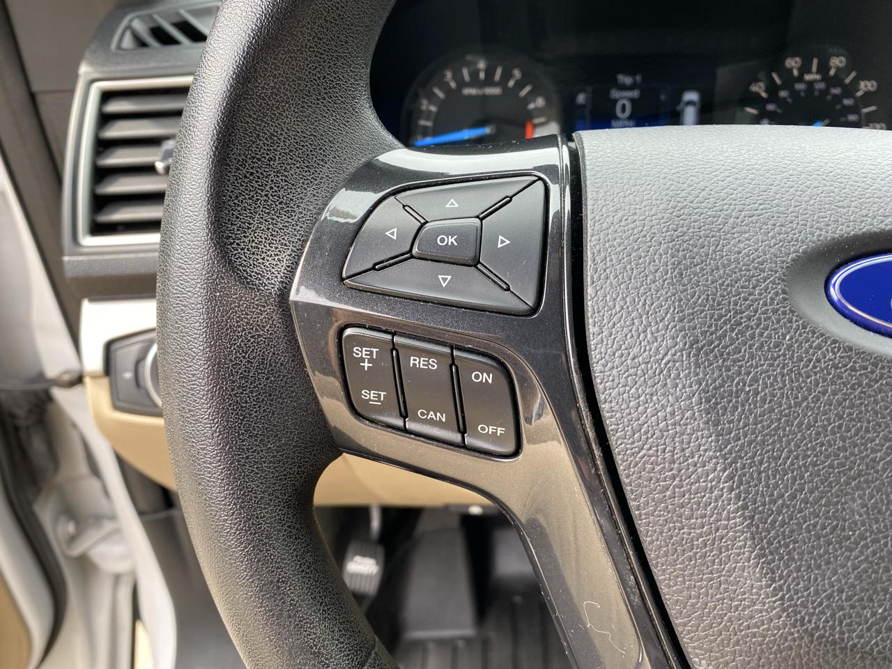 Ford Explorer Base FWD 2017