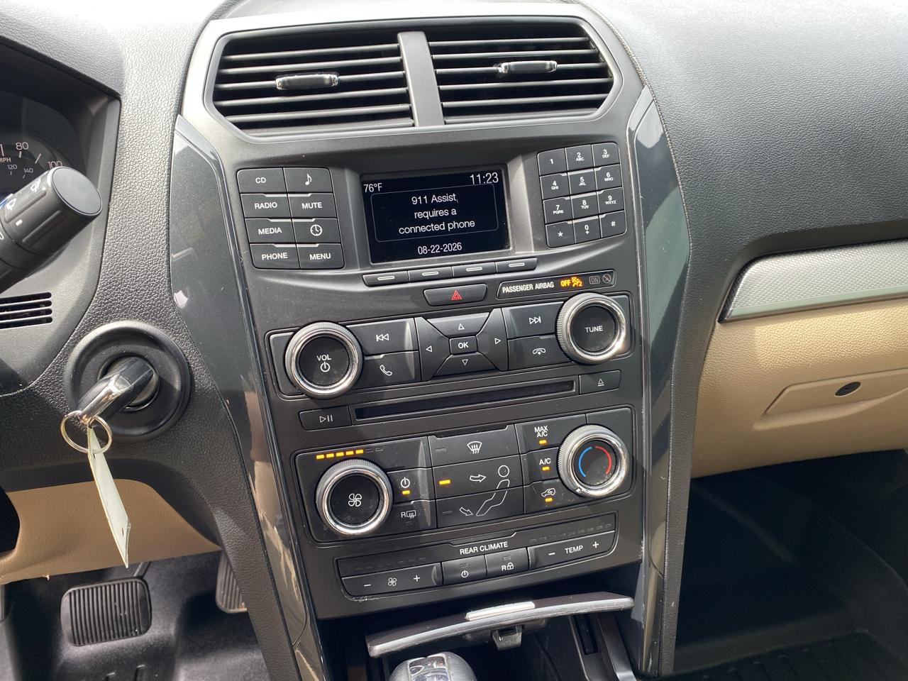 Ford Explorer Base FWD 2017