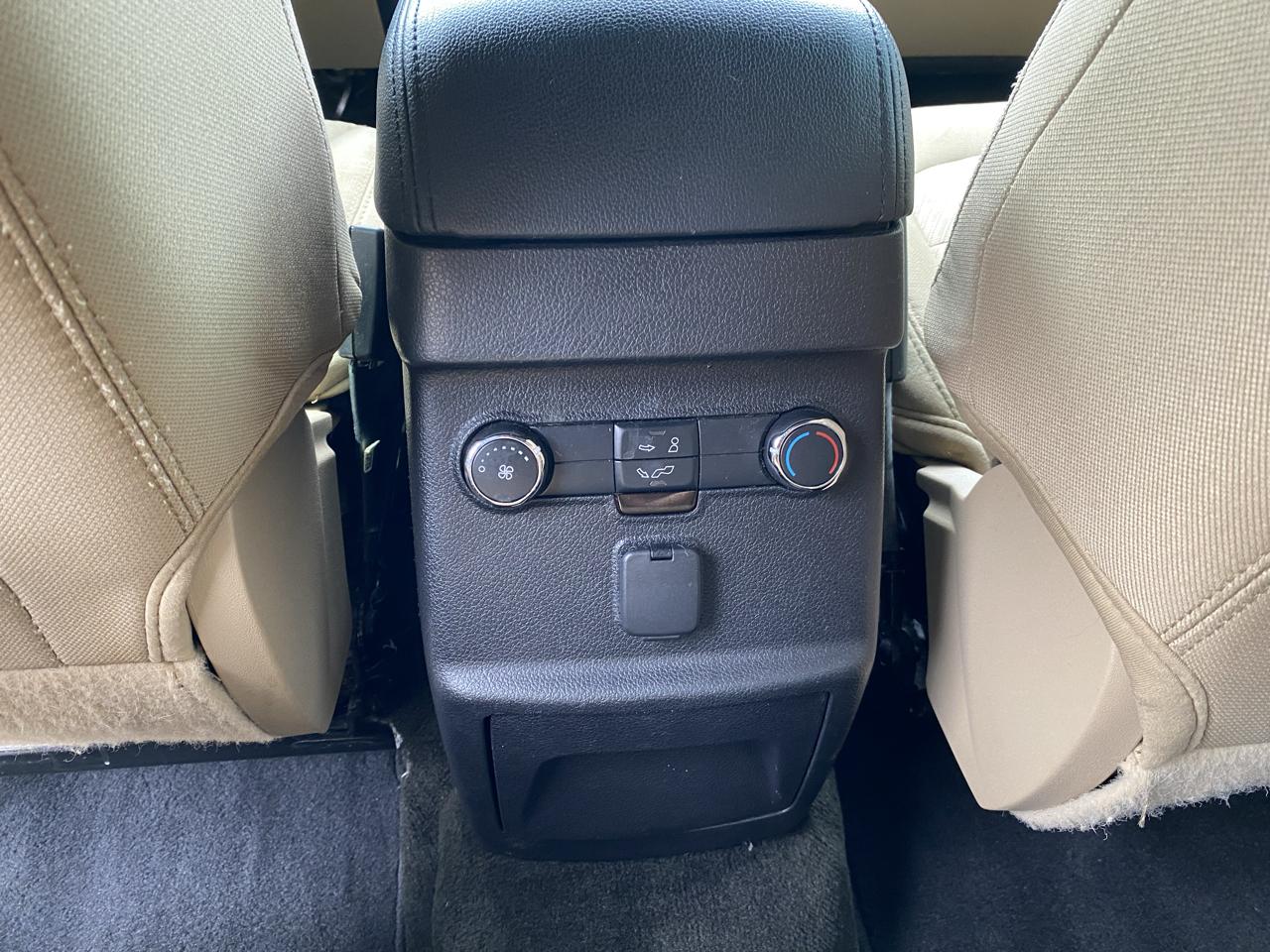 Ford Explorer Base FWD 2017