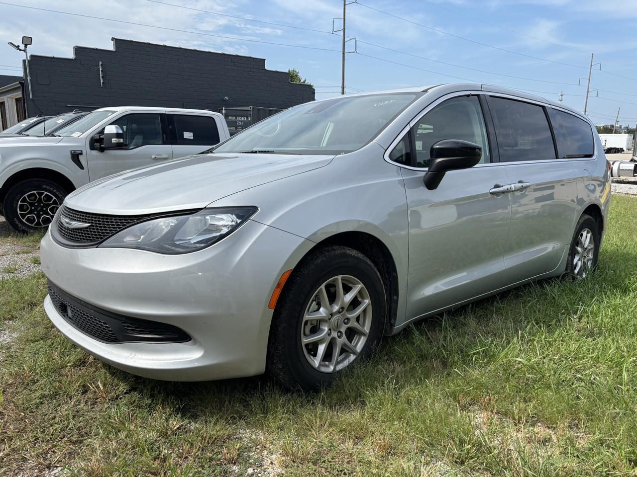 Chrysler Voyager LX FWD 2024