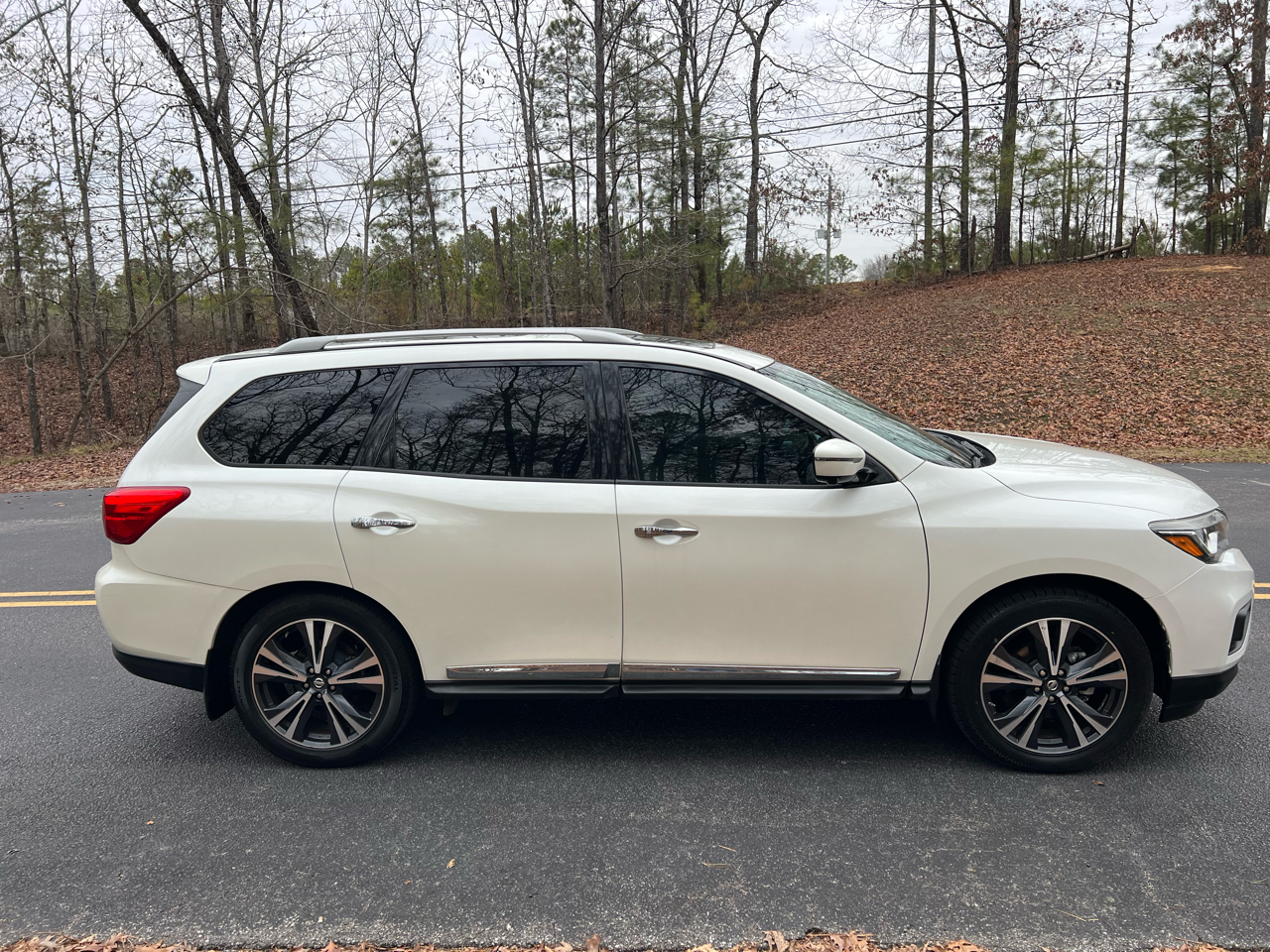 Nissan Pathfinder Platinum 2WD 2017