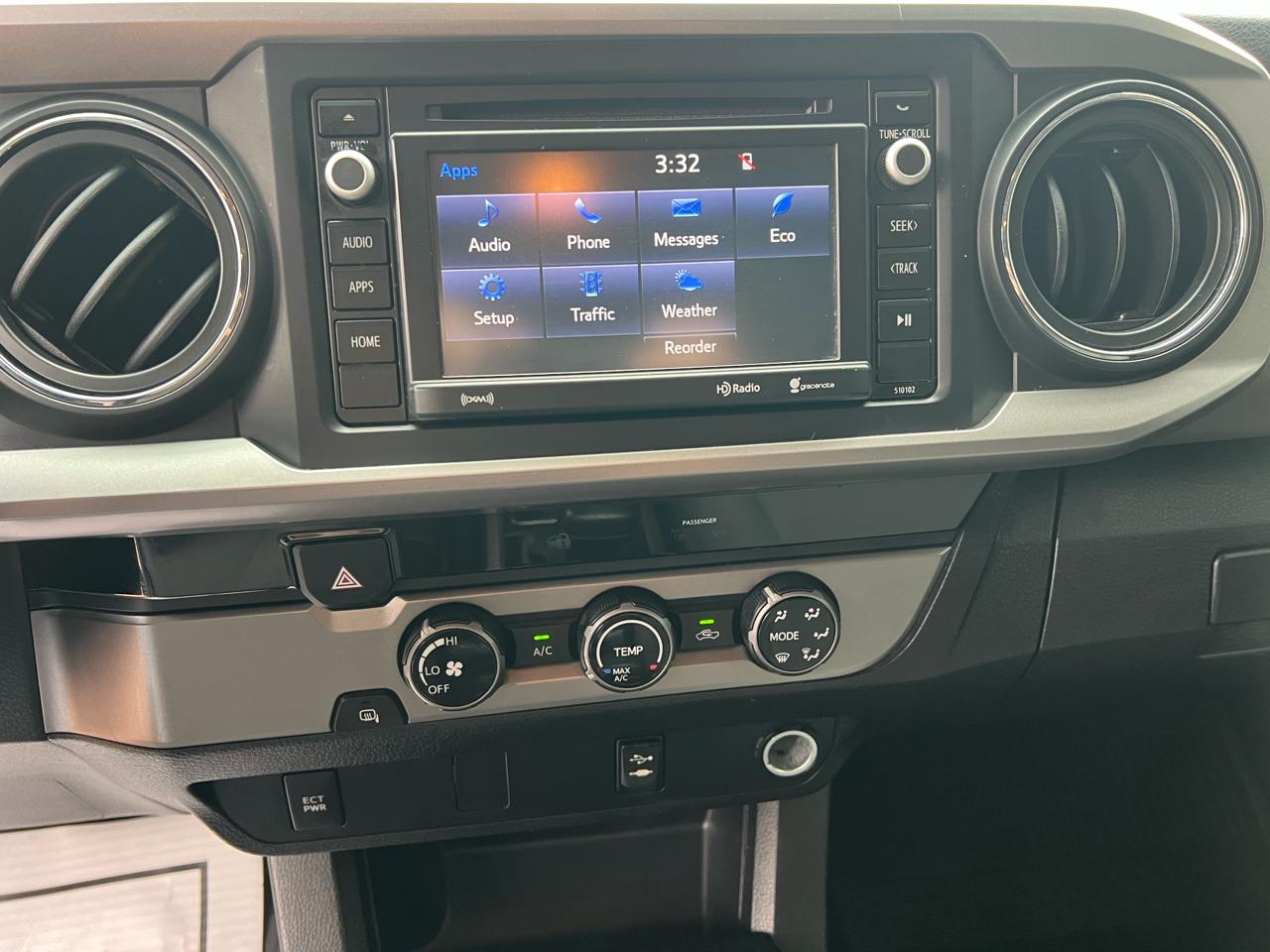 Toyota Tacoma Prerunner SR5 Double Cab V6 2016