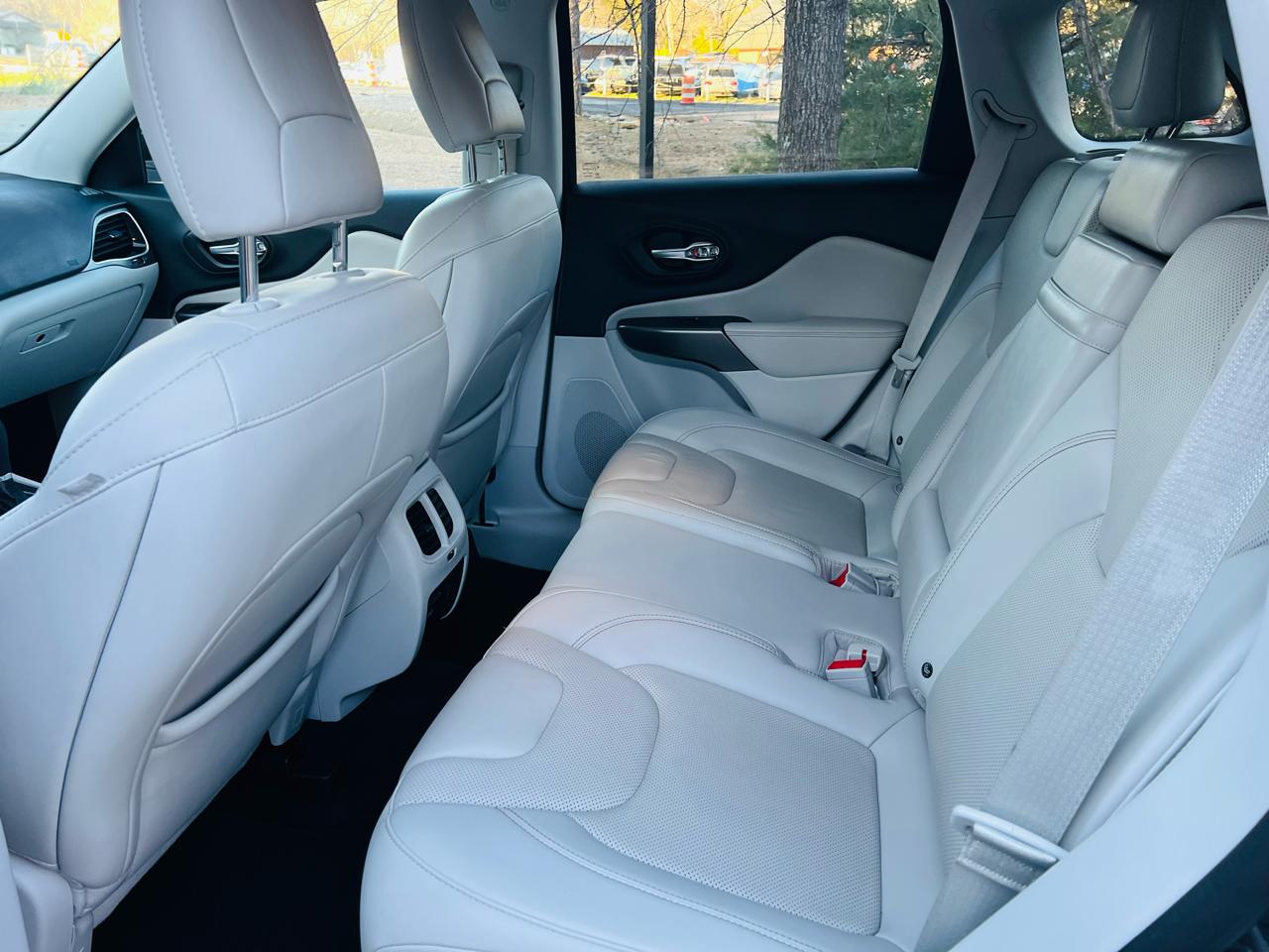 Jeep Cherokee Limited FWD 2019