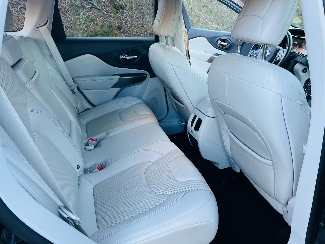 Jeep Cherokee Limited FWD 2019