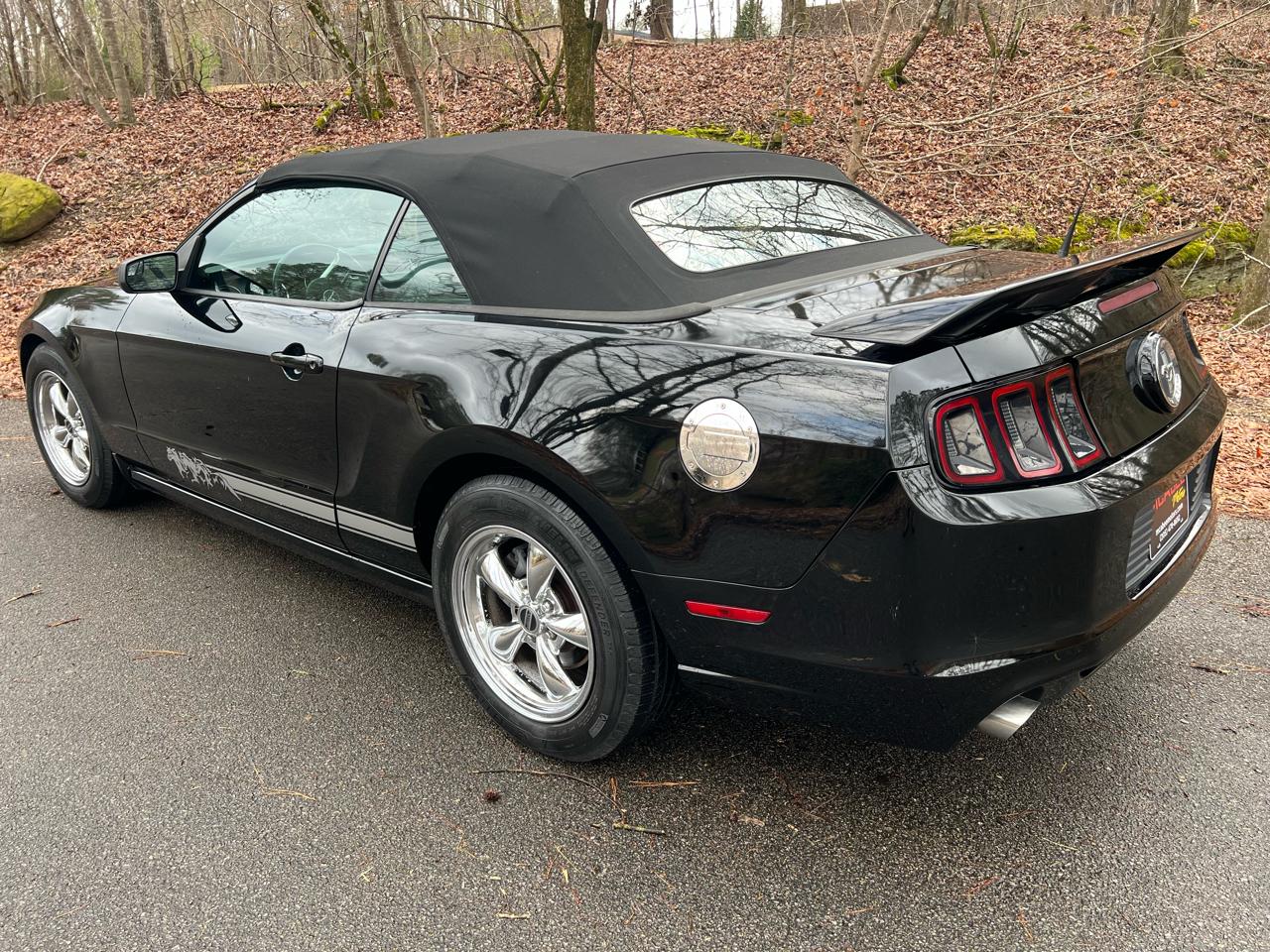 Ford Mustang V6 Convertible 2014