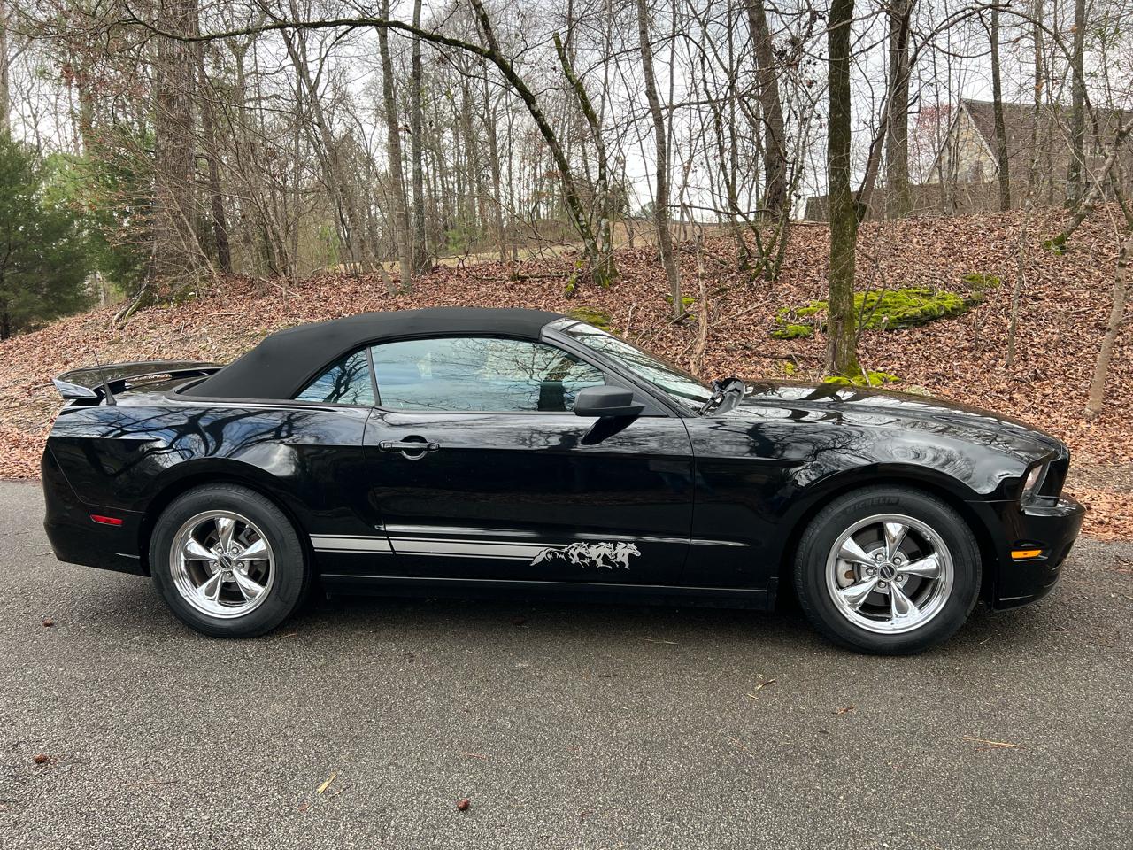 Ford Mustang V6 Convertible 2014
