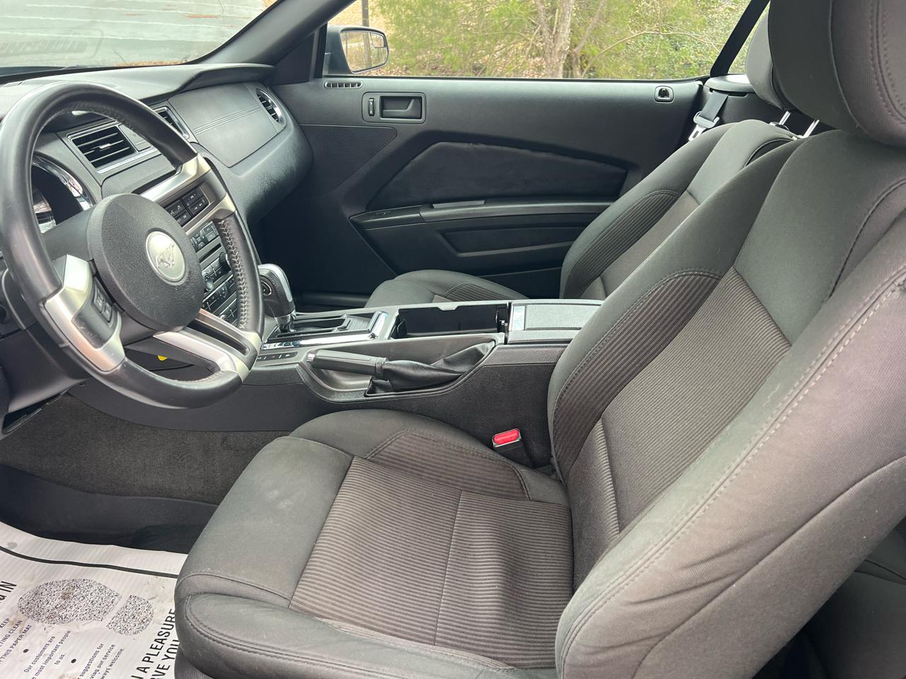 Ford Mustang V6 Convertible 2014