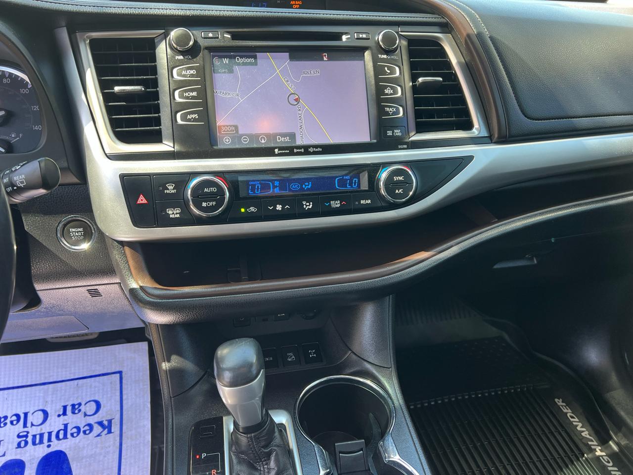 Toyota Highlander XLE AWD V6 2019