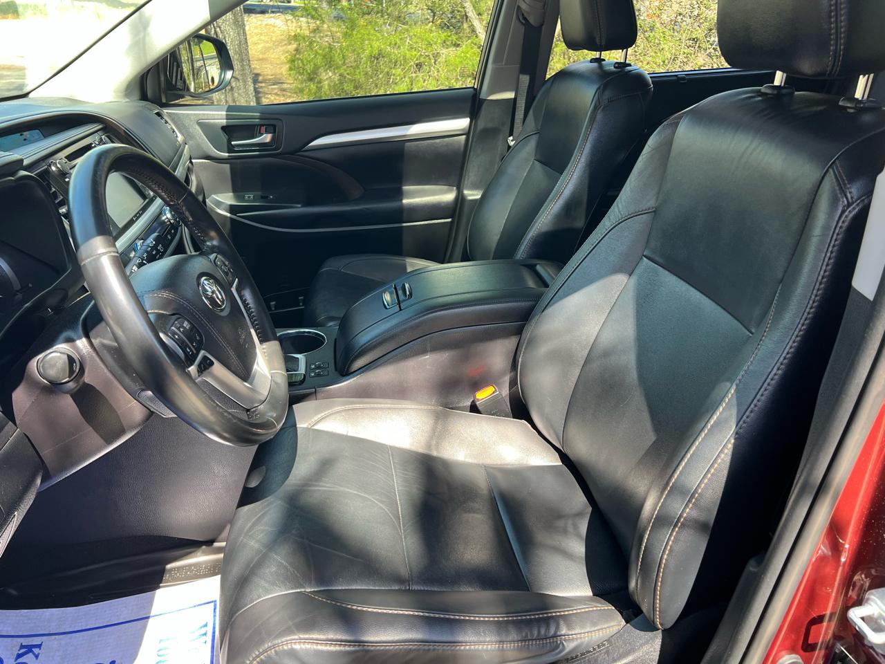 Toyota Highlander XLE AWD V6 2019