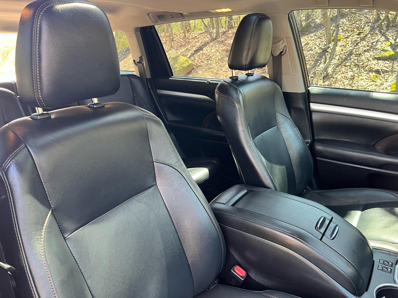 Toyota Highlander XLE AWD V6 2019