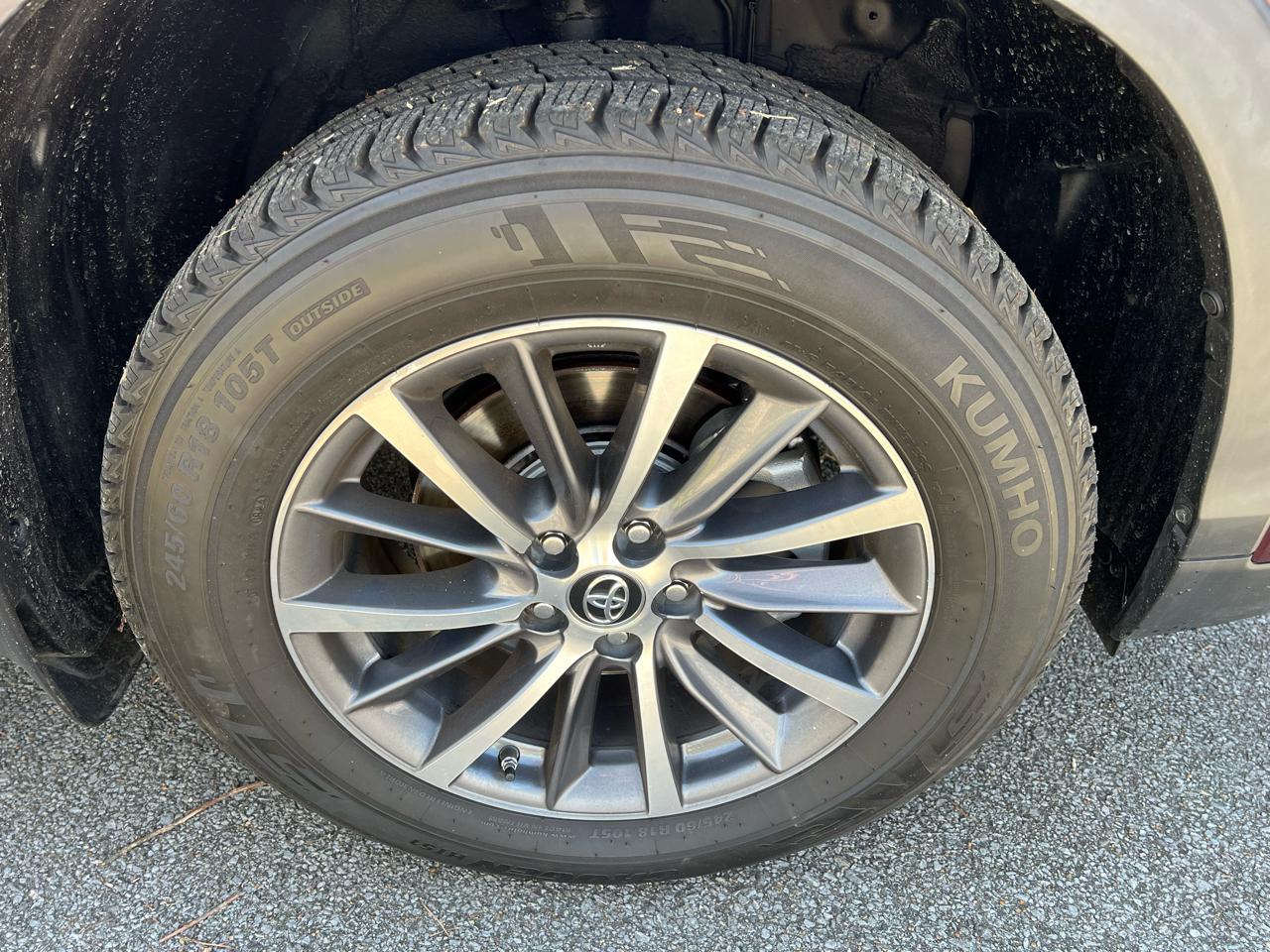 Toyota Highlander XLE AWD V6 2019