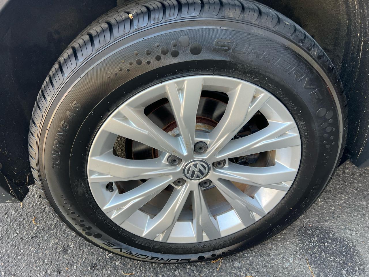 Volkswagen Tiguan SE 2018