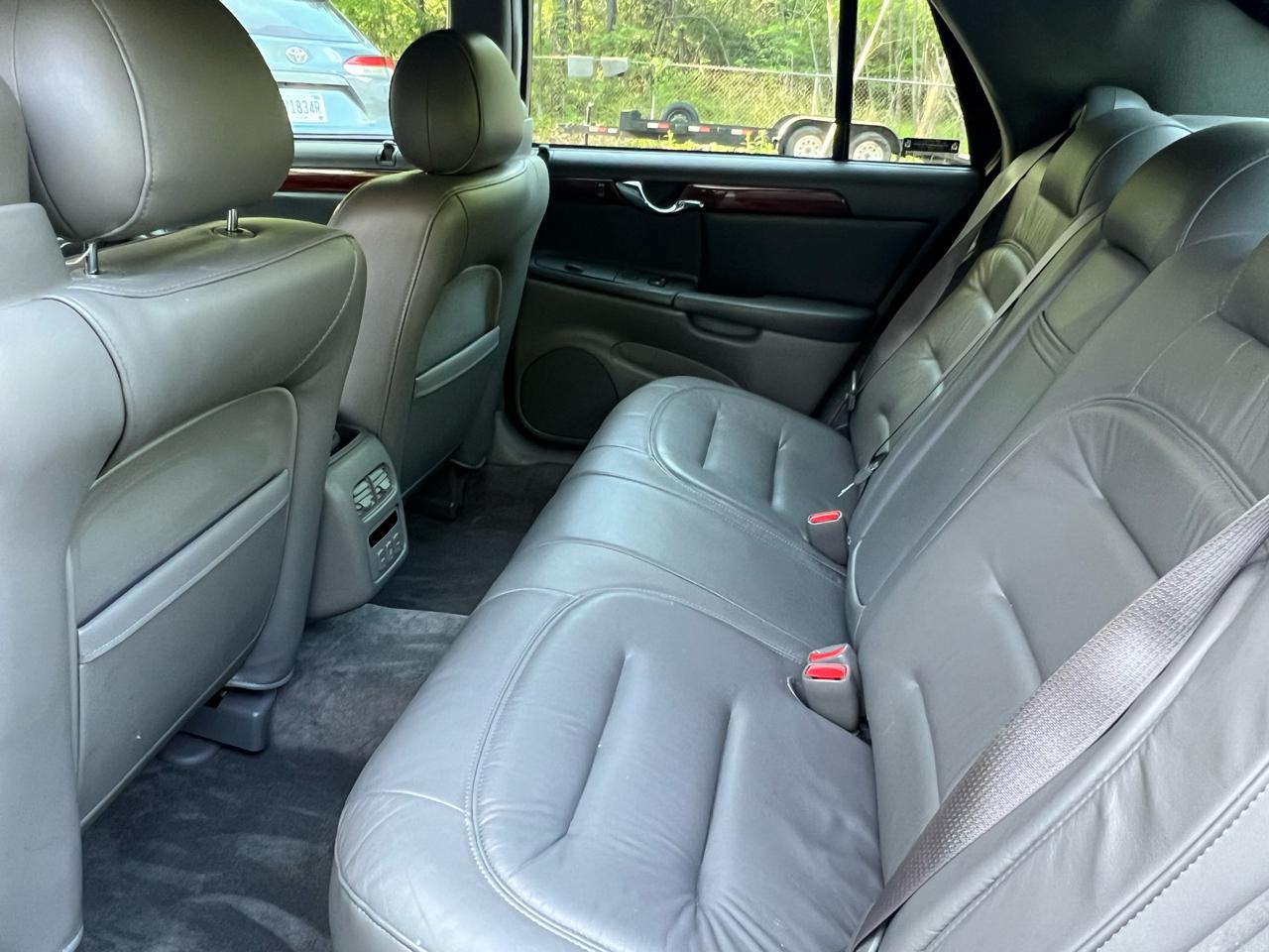 Cadillac DeVille Sedan 2002