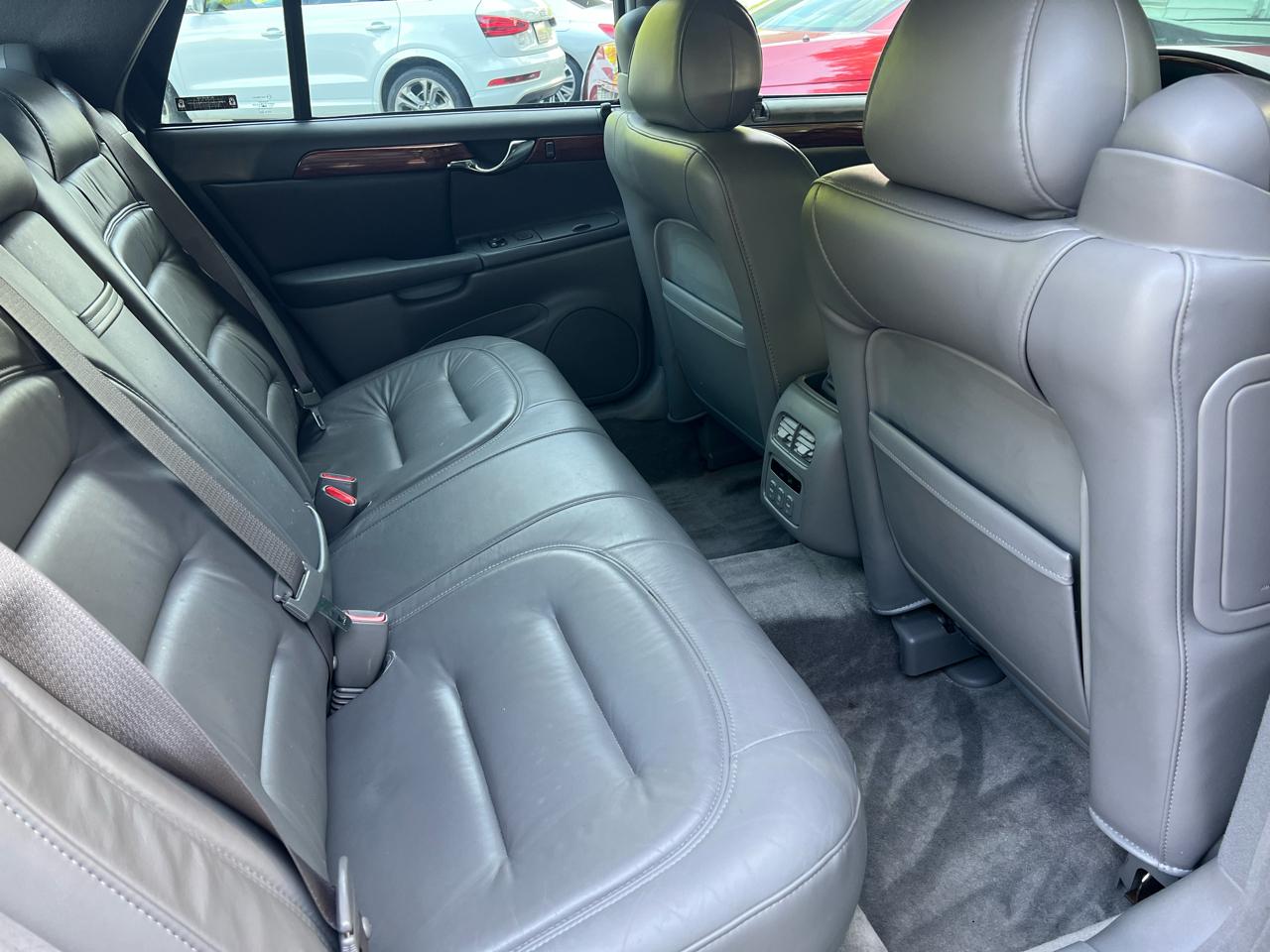 Cadillac DeVille Sedan 2002