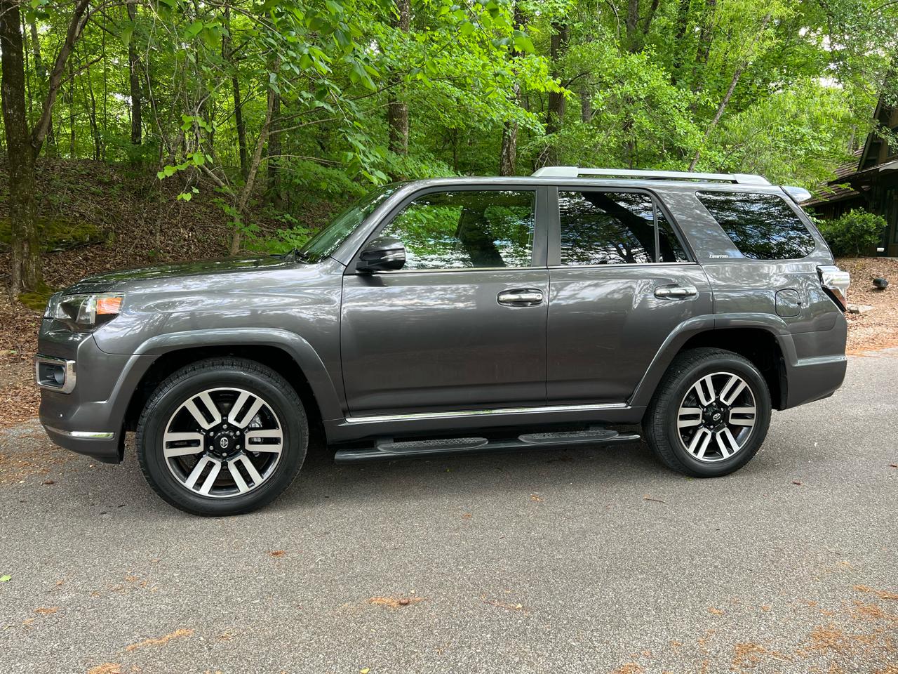 Toyota 4Runner Limited 4WD V6 2017