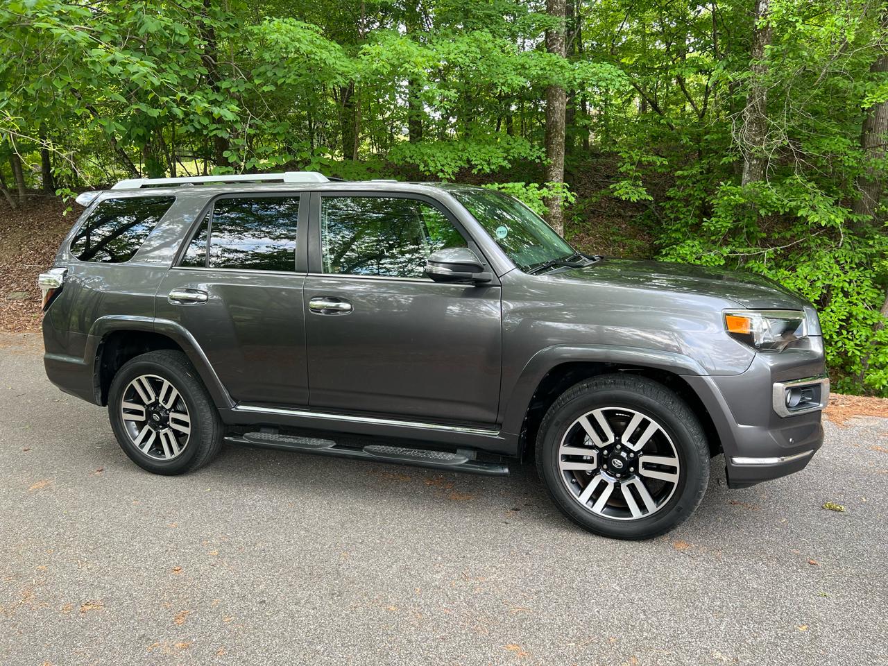 Toyota 4Runner Limited 4WD V6 2017