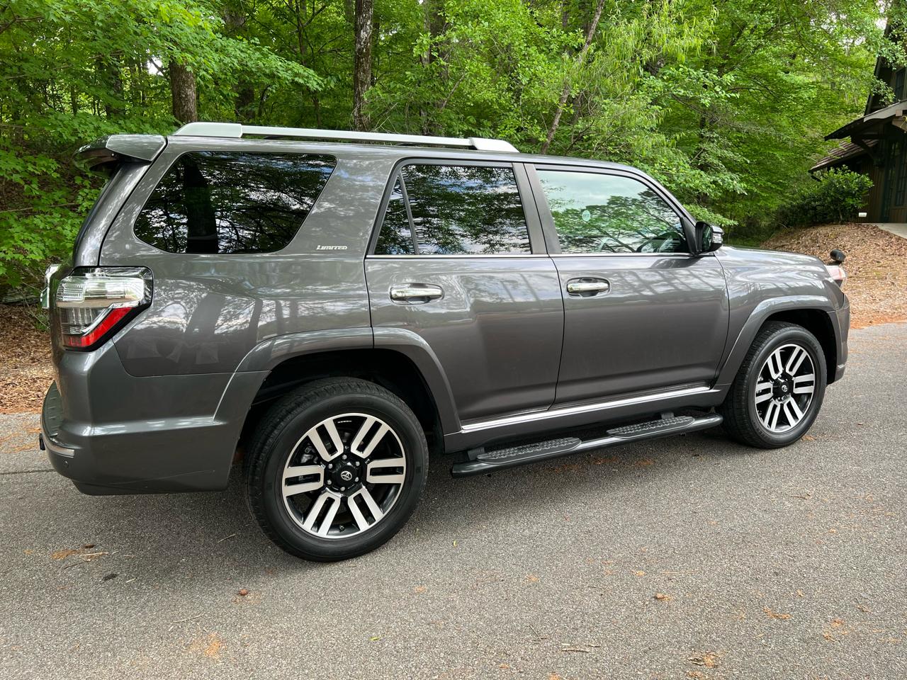 Toyota 4Runner Limited 4WD V6 2017