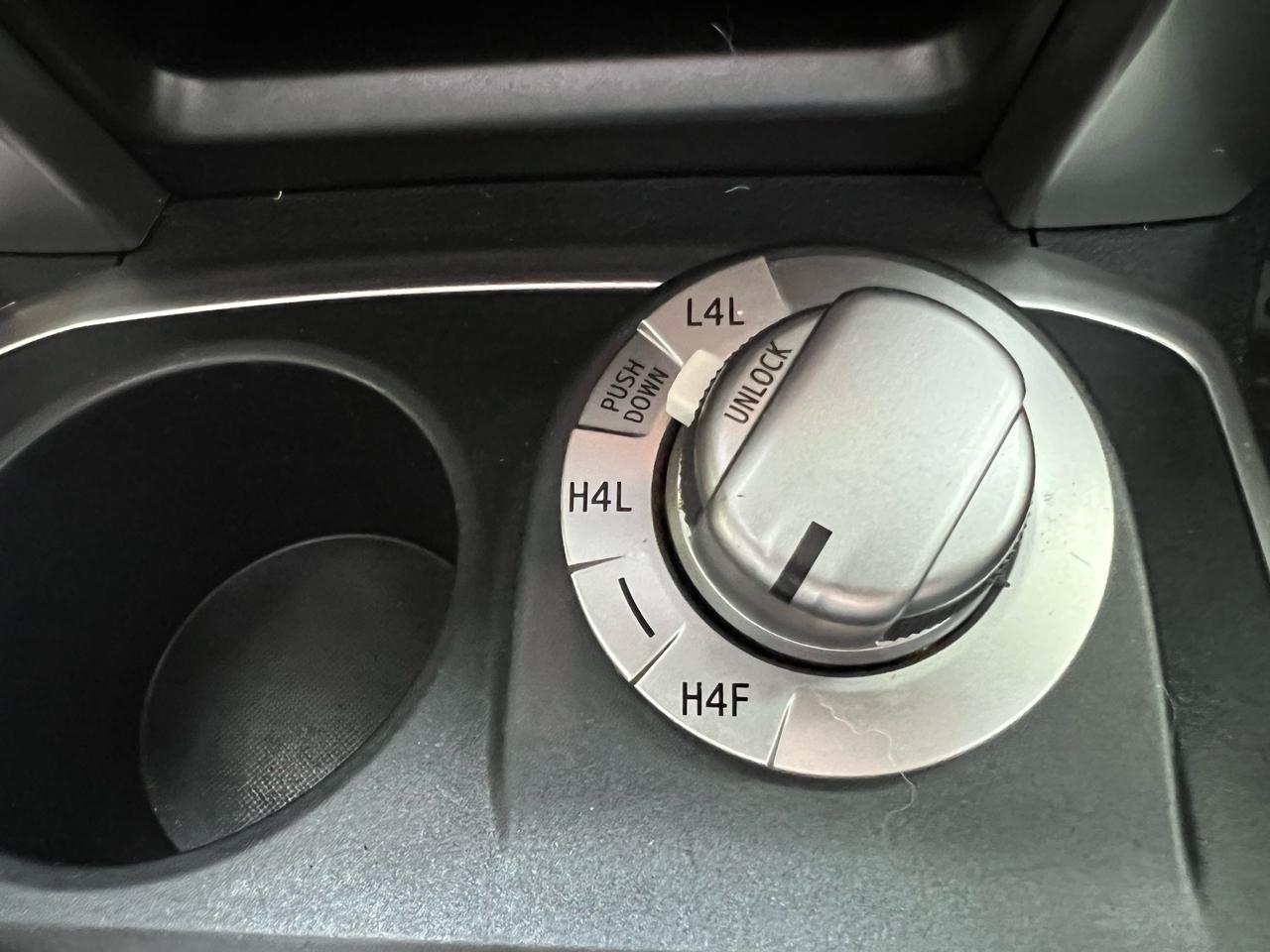 Toyota 4Runner Limited 4WD V6 2017