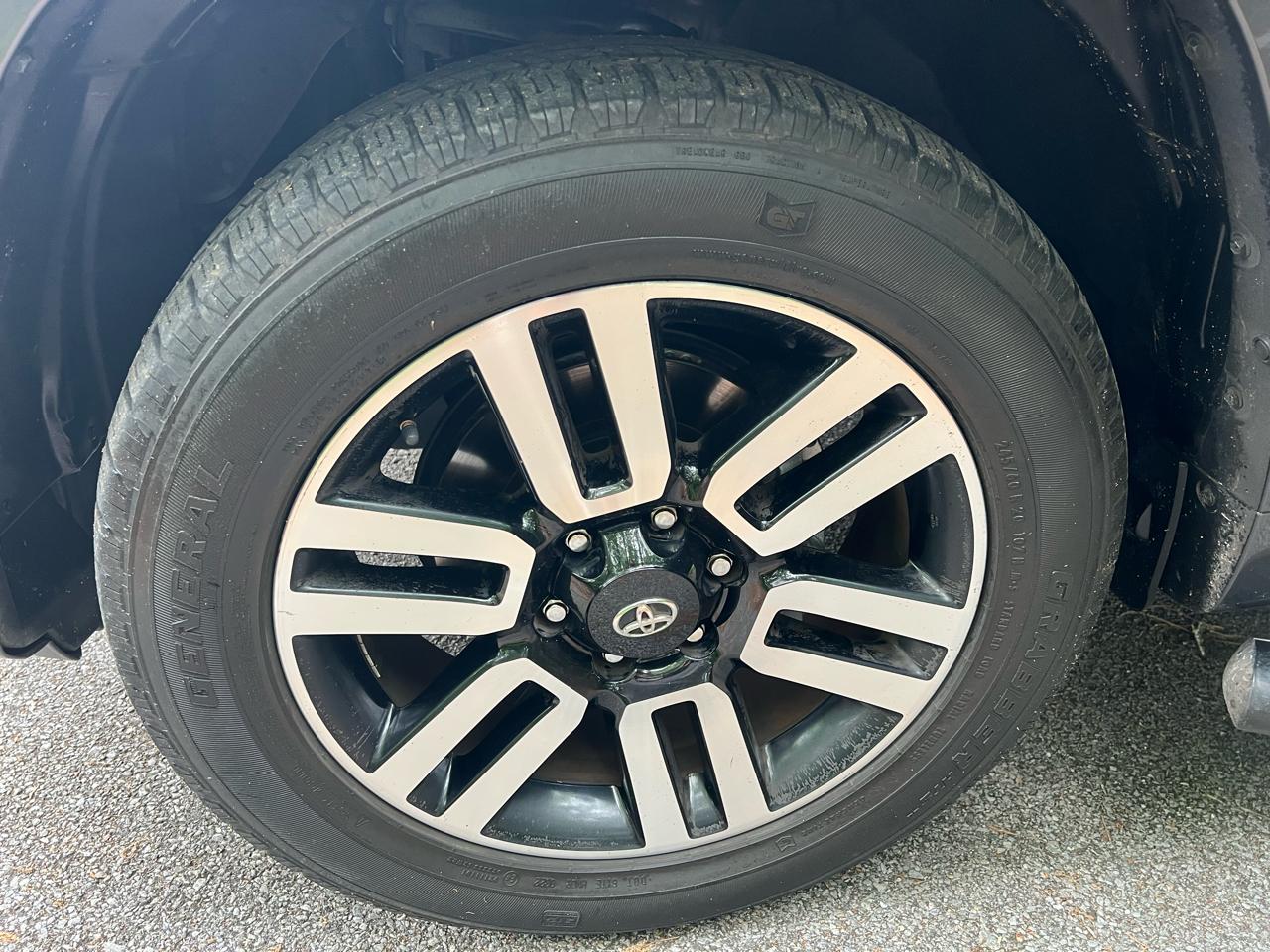 Toyota 4Runner Limited 4WD V6 2017