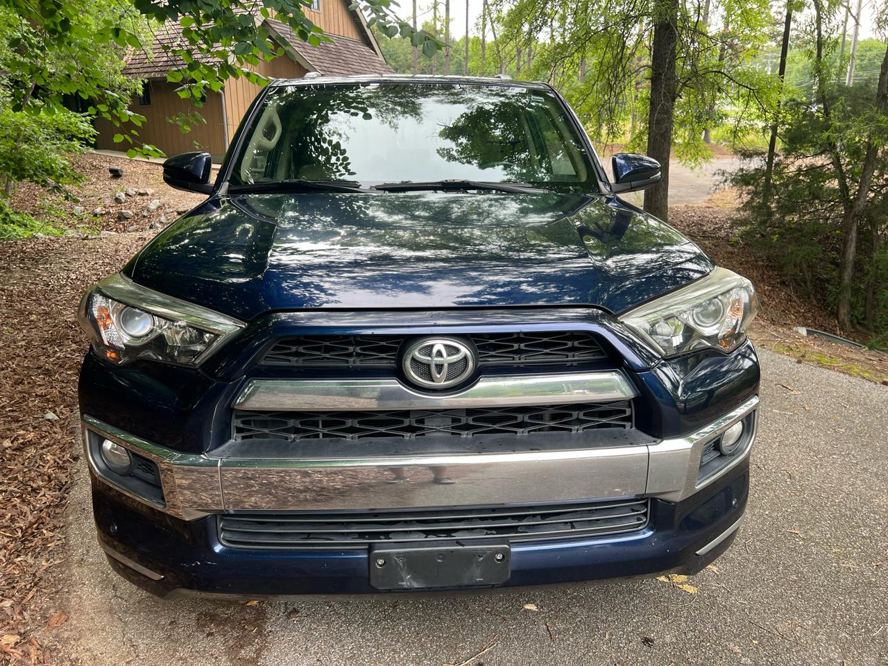 Toyota 4Runner Limited 2WD V6 2016