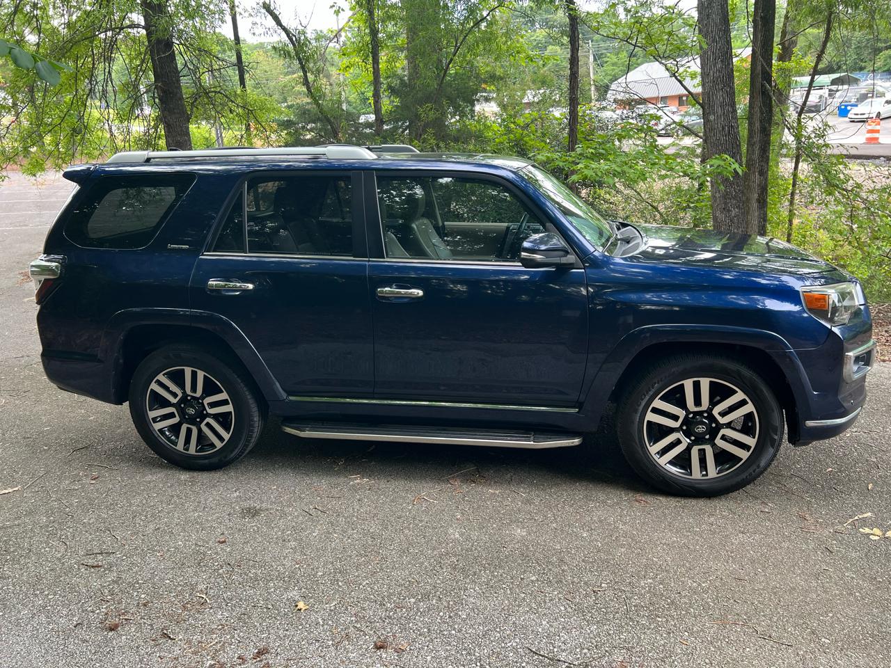 Toyota 4Runner Limited 2WD V6 2016