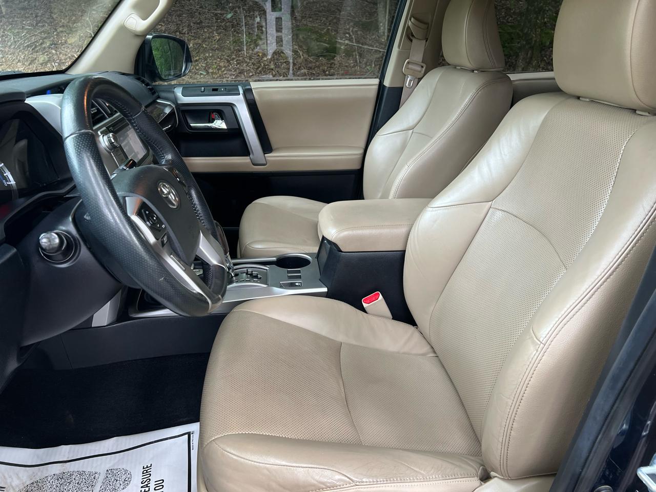 Toyota 4Runner Limited 2WD V6 2016