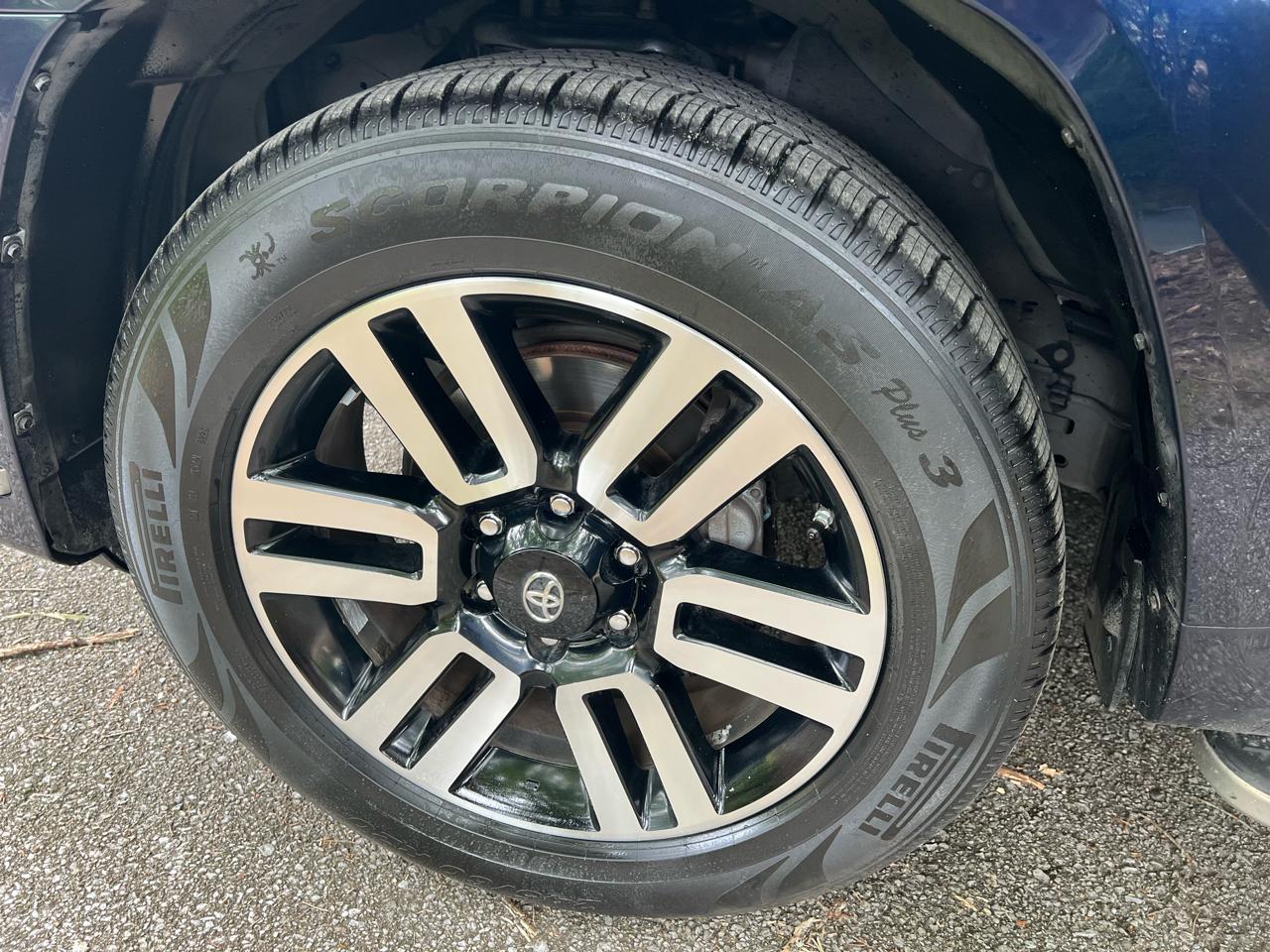 Toyota 4Runner Limited 2WD V6 2016
