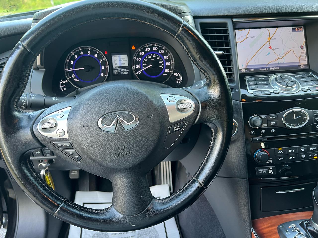 Infiniti QX70 Base 2015