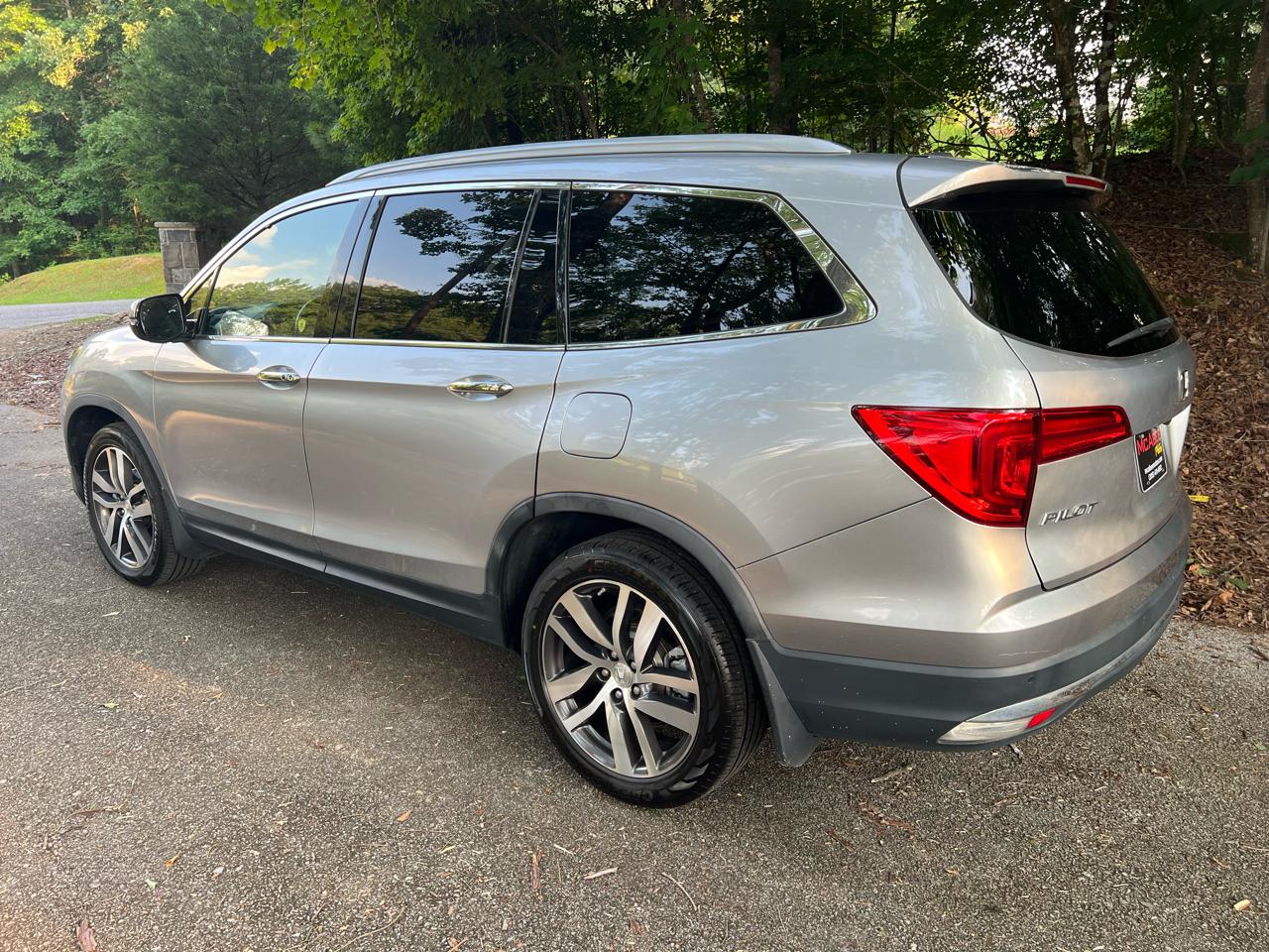 Honda Pilot Touring 2WD 2016