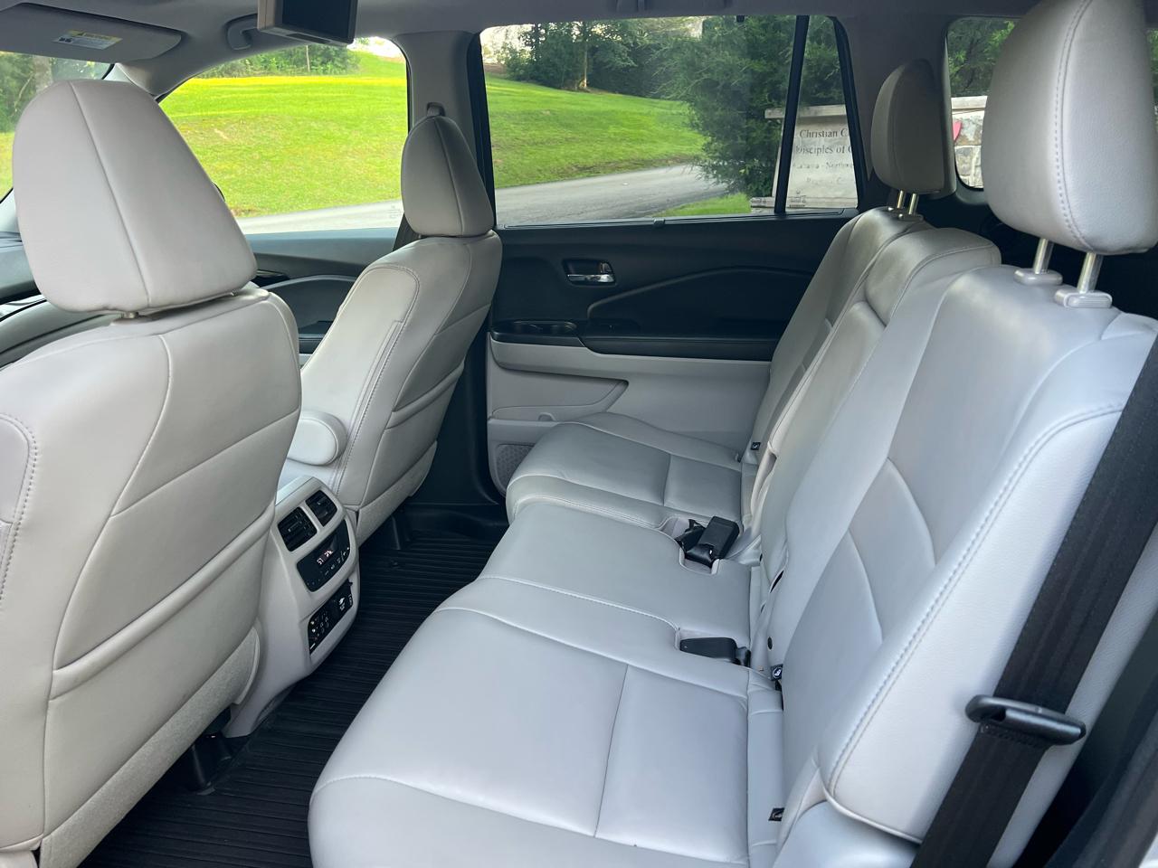 Honda Pilot Touring 2WD 2016