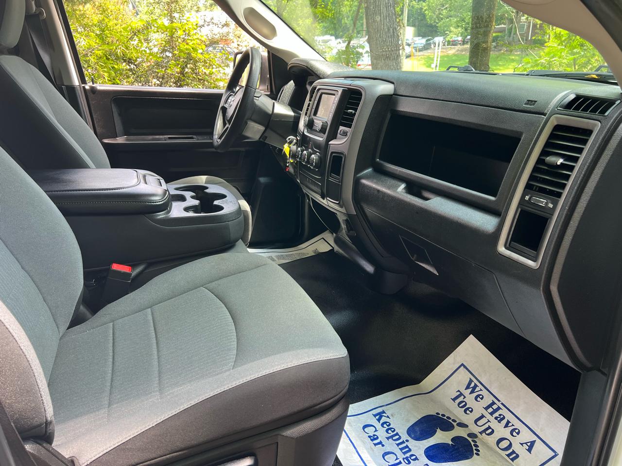 RAM 1500 Classic Tradesman Quad Cab 4WD 2021