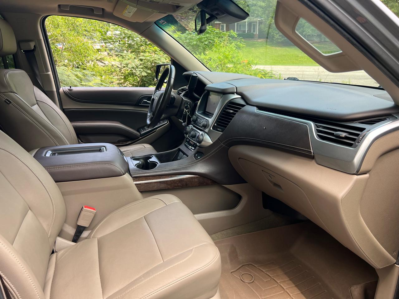Chevrolet Suburban LT 4WD 2018