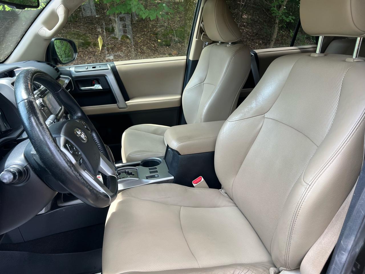 Toyota 4Runner Limited 2WD V6 2014