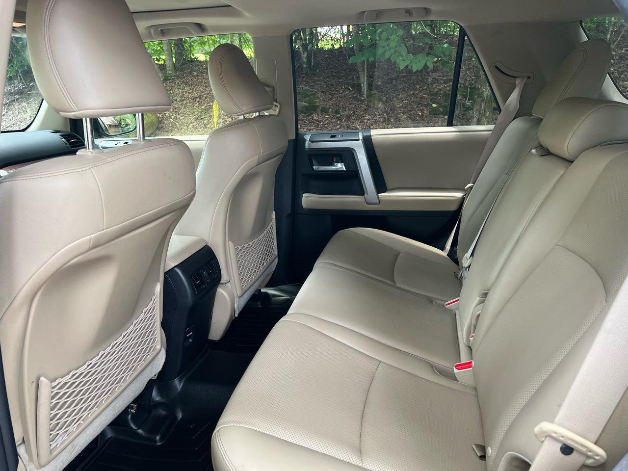 Toyota 4Runner Limited 2WD V6 2014
