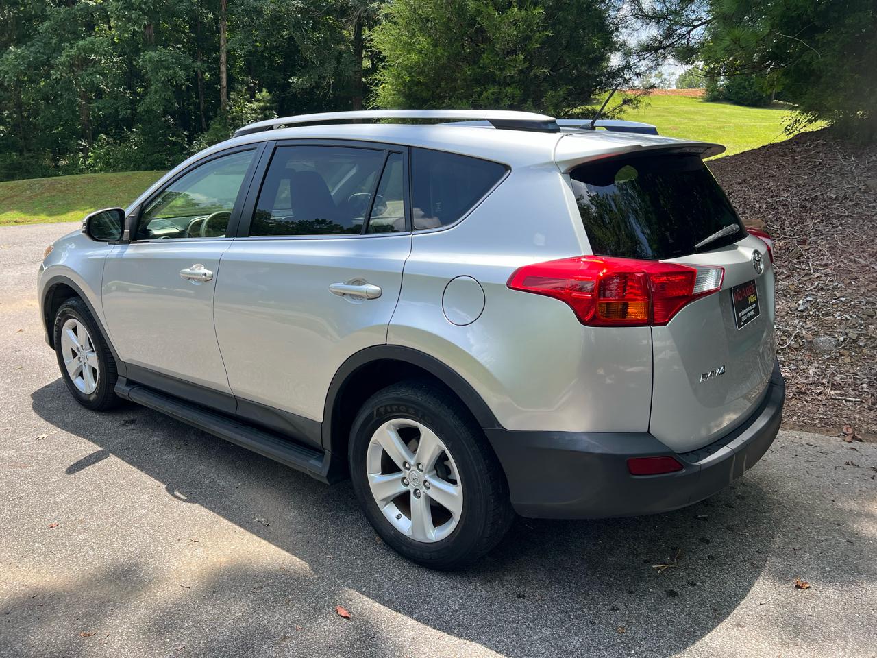 Toyota RAV4 XLE FWD 2013