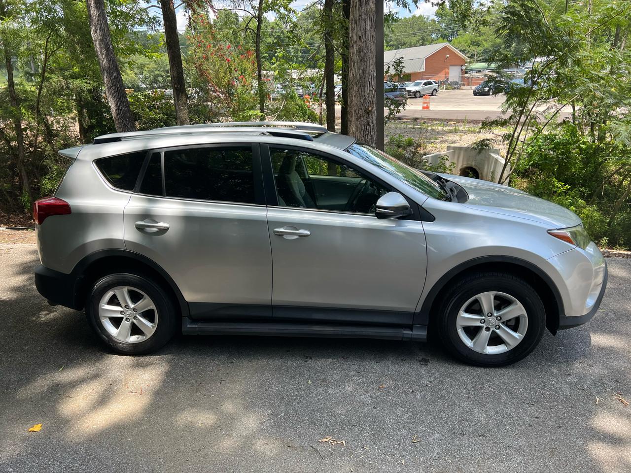 Toyota RAV4 XLE FWD 2013