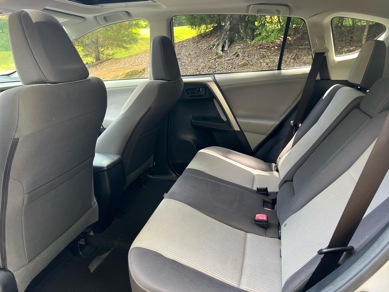 Toyota RAV4 XLE FWD 2013