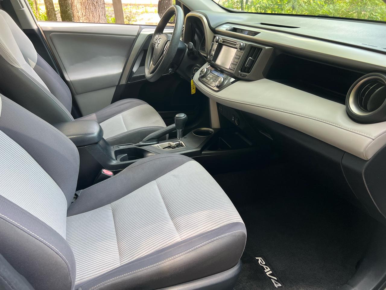 Toyota RAV4 XLE FWD 2013