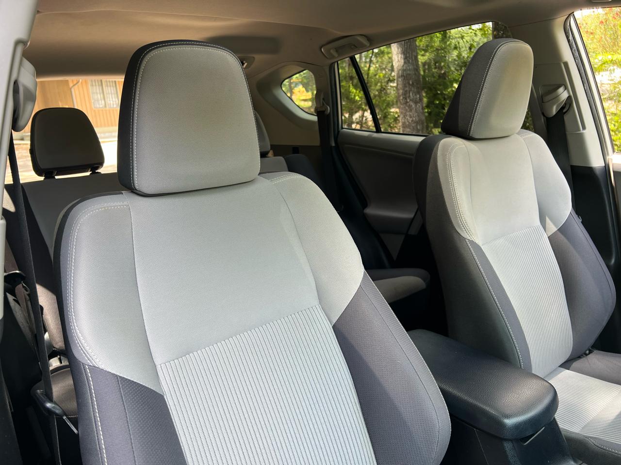 Toyota RAV4 XLE FWD 2013